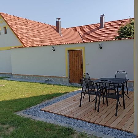 Apartman Na Statku Jílovice Buitenkant foto
